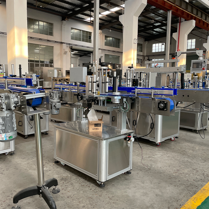 Mașină de etichetat autocolante (1)